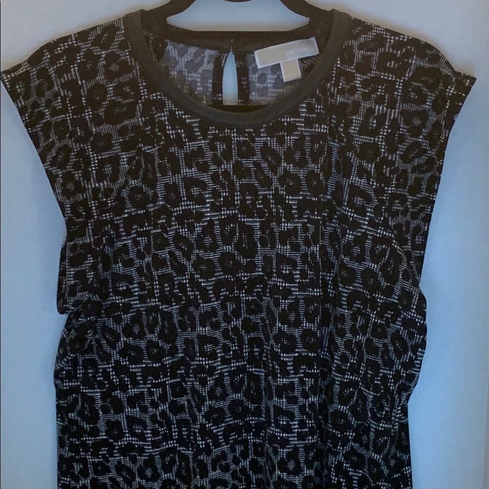 Michael Kors top large, faux letter collar.